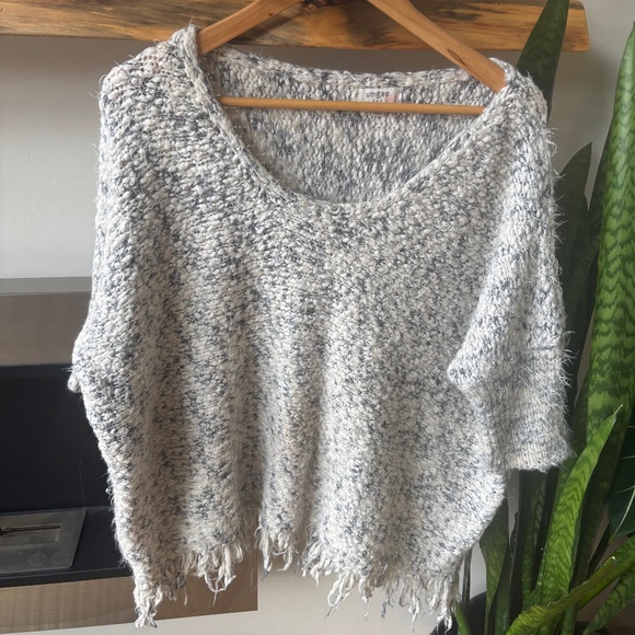 Umgee Fuzzy Boucle Eyelash Sweater - Picture 1 of 6